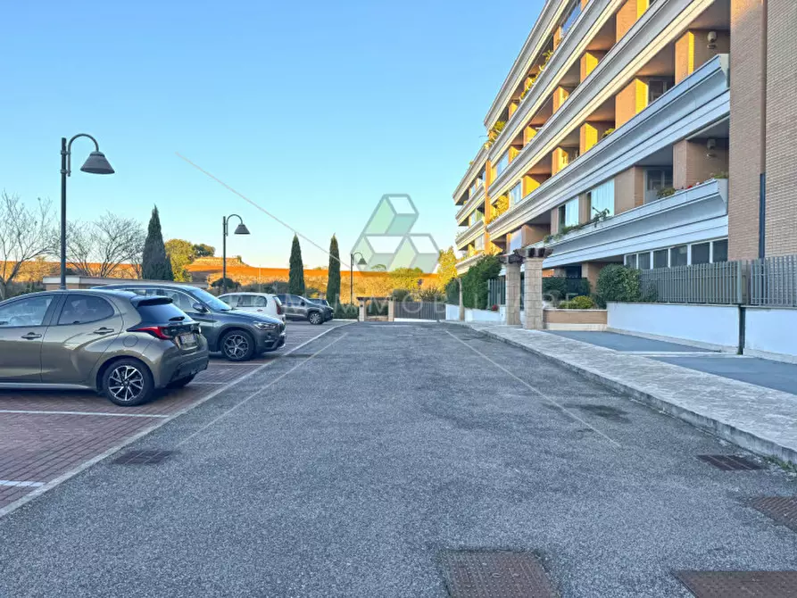 Immagine 17 di Appartamento in vendita  in Viale Italo Calvino a Roma