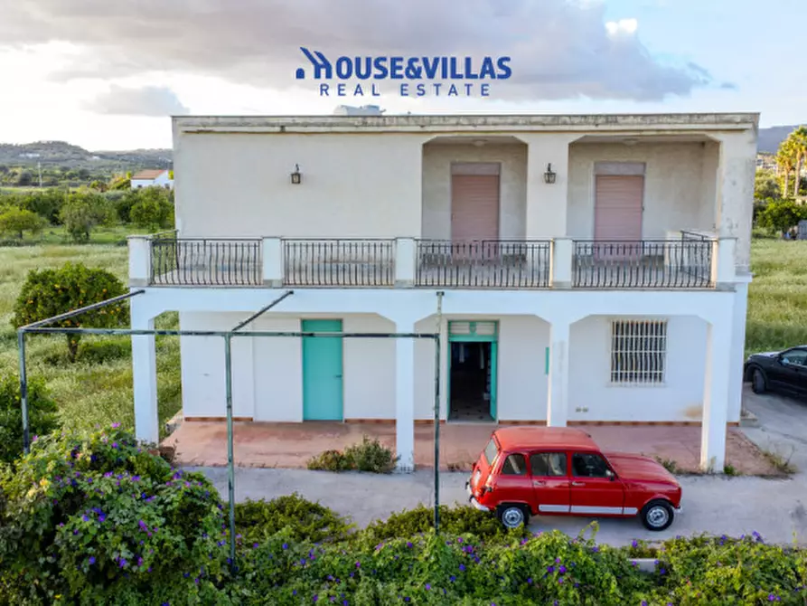 Immagine 12 di Villa in vendita  in Via Palma a Avola