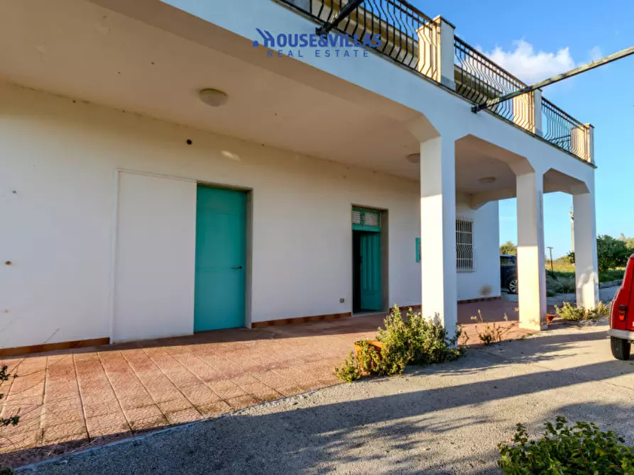 Immagine 15 di Villa in vendita  in Via Palma a Avola