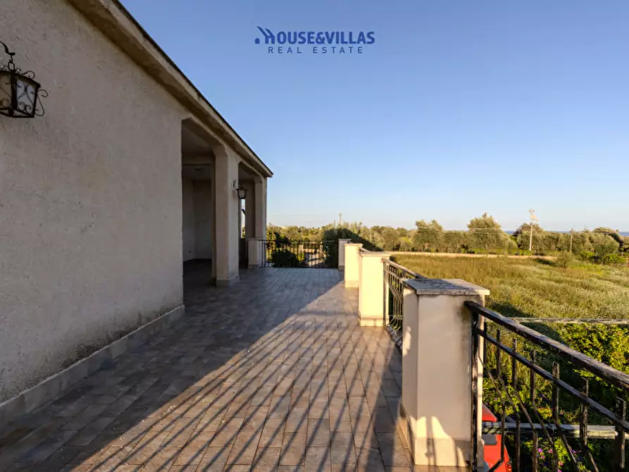 Immagine 18 di Villa in vendita  in Via Palma a Avola