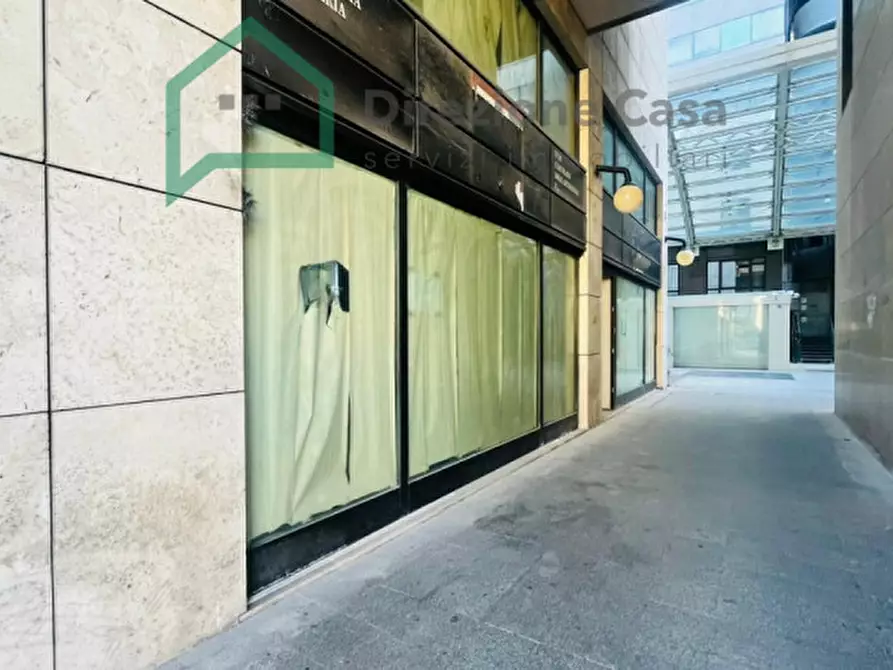 Immagine 6 di Negozio in affitto  in Centro Direzionale a Napoli