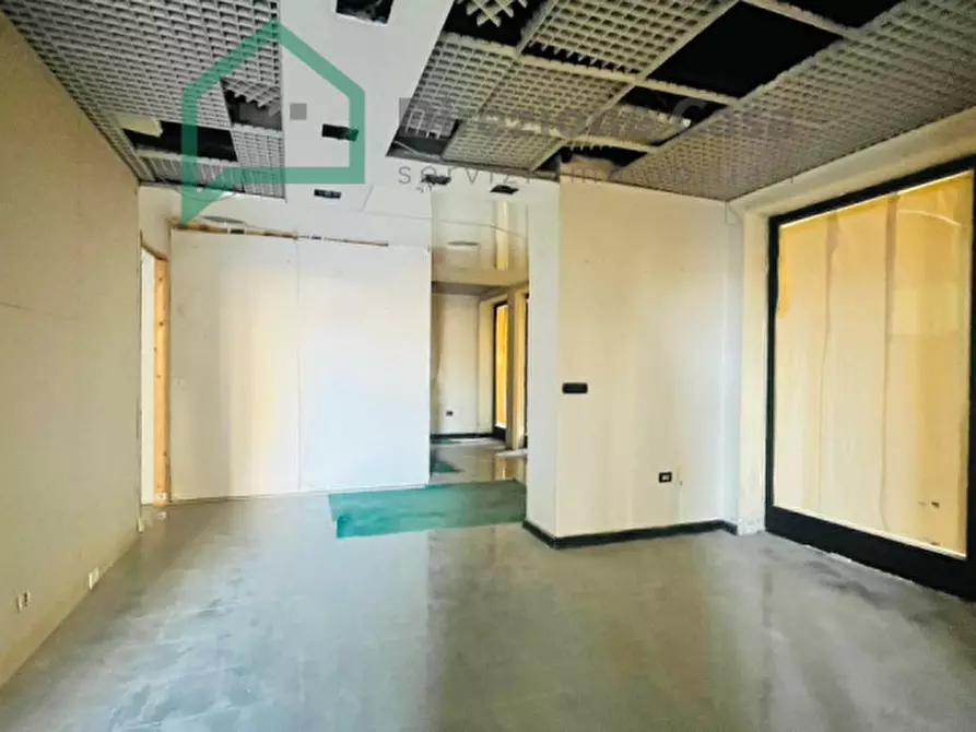 Immagine 9 di Negozio in affitto  in Centro Direzionale a Napoli