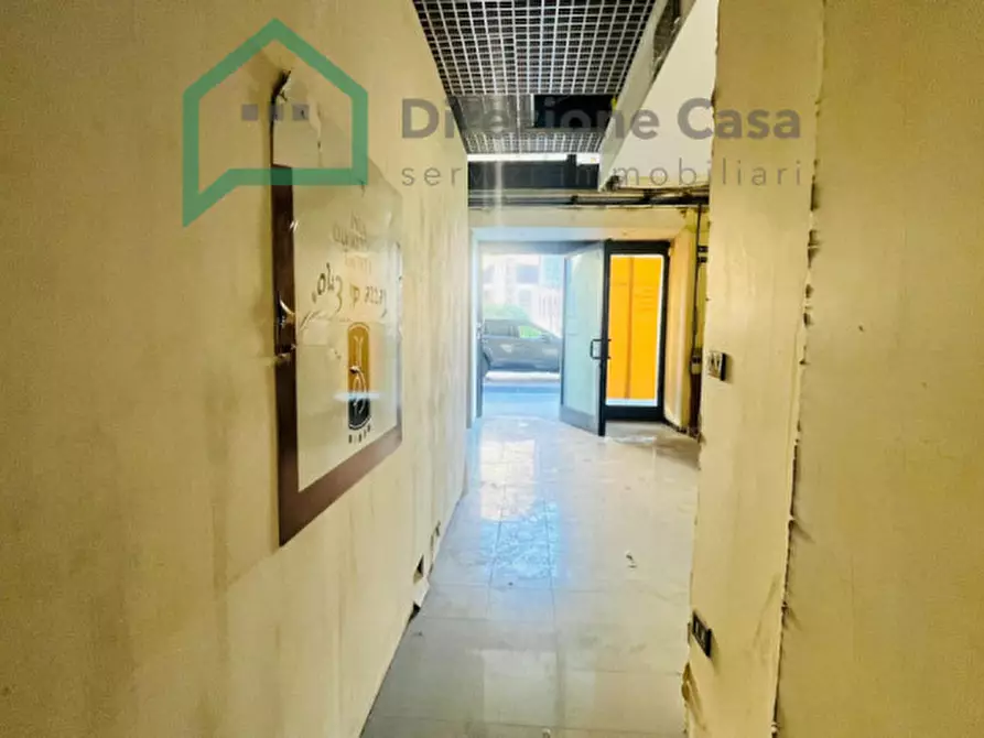 Immagine 10 di Negozio in affitto  in Centro Direzionale a Napoli