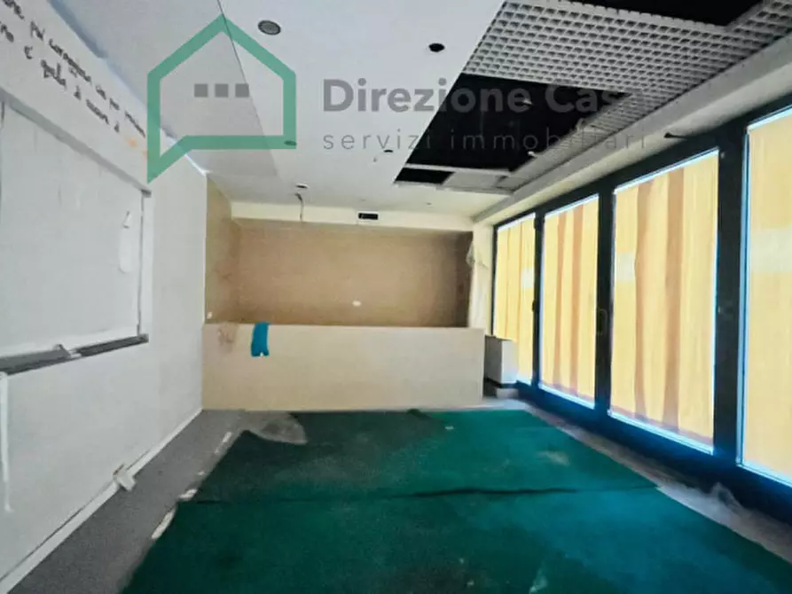 Immagine 12 di Negozio in affitto  in Centro Direzionale a Napoli