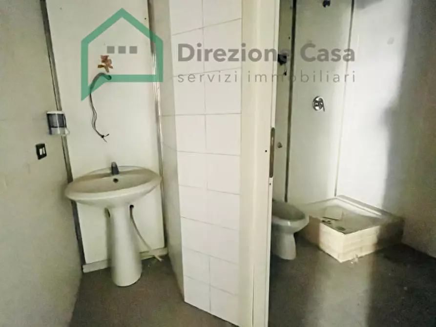 Immagine 13 di Negozio in affitto  in Centro Direzionale a Napoli