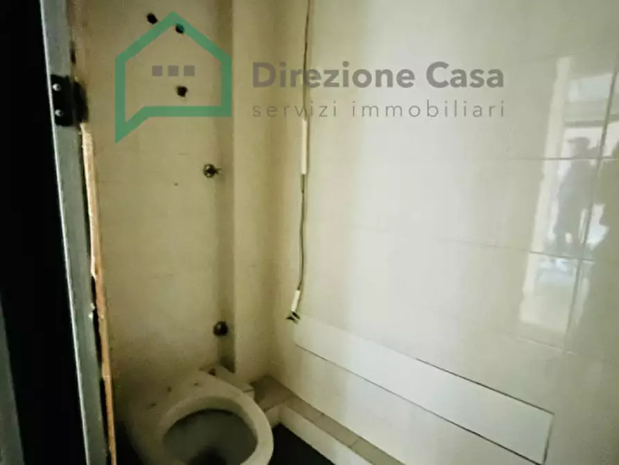 Immagine 14 di Negozio in affitto  in Centro Direzionale a Napoli