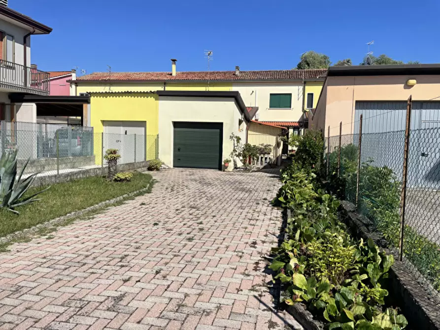Immagine 27 di Villetta a schiera in vendita  in Via Circonvallazione a Piove Di Sacco