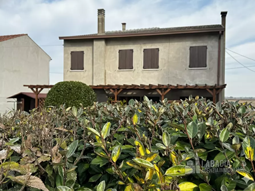Immagine 2 di Casa bifamiliare in vendita  in Via Roma 642 a Canda