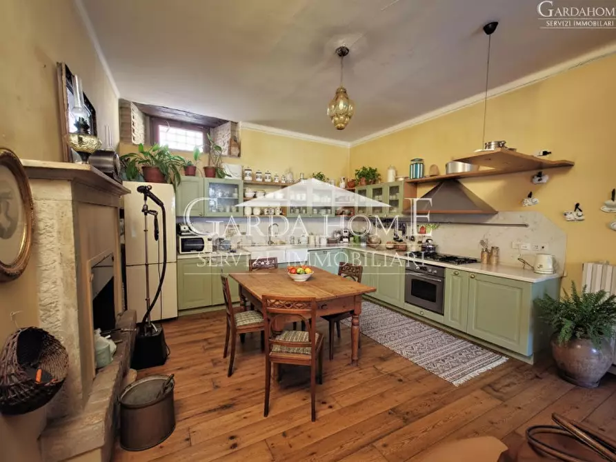 Immagine 2 di Casa trifamiliare in vendita  in Via Corobbiolo a Lonato del Garda
