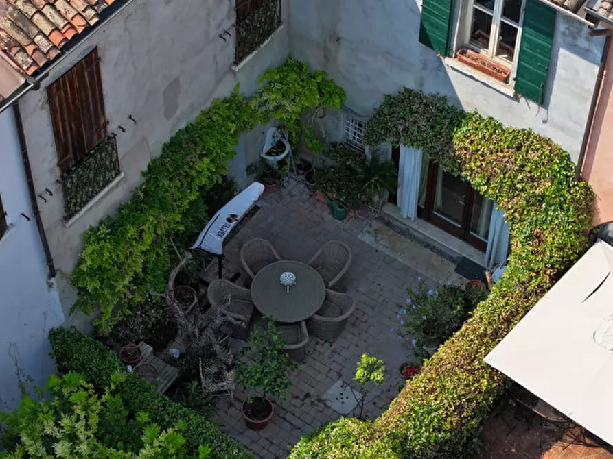 Immagine 9 di Casa trifamiliare in vendita  in Via Corobbiolo a Lonato del Garda