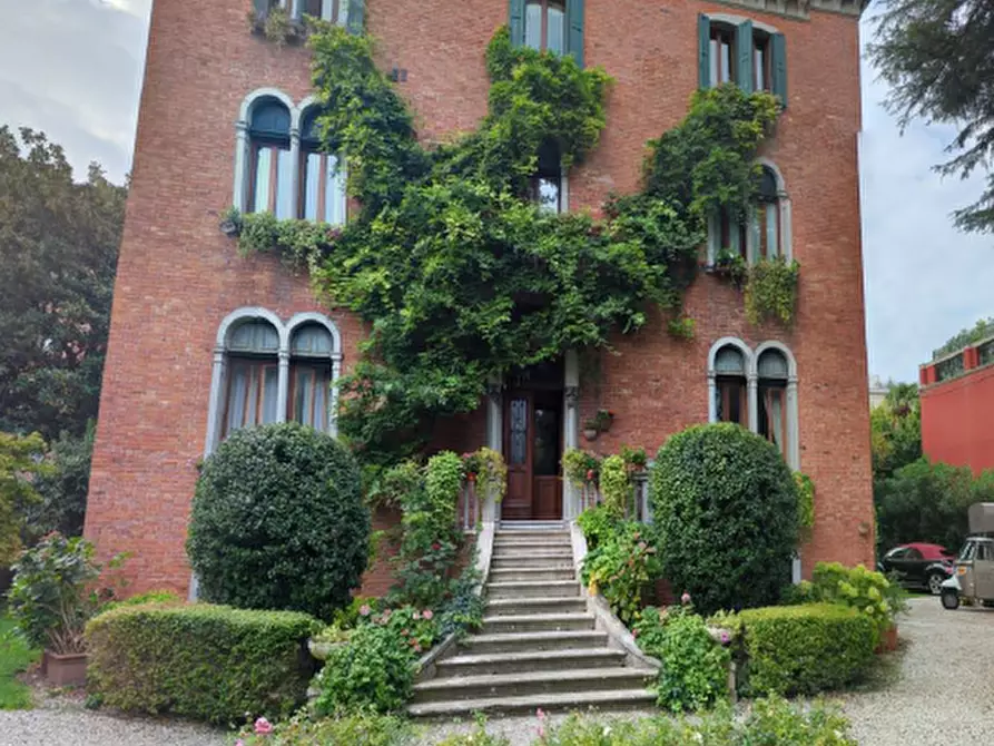 Immagine 1 di Palazzo in vendita  in Via Lazzaro Mocenigo, 10 a Venezia