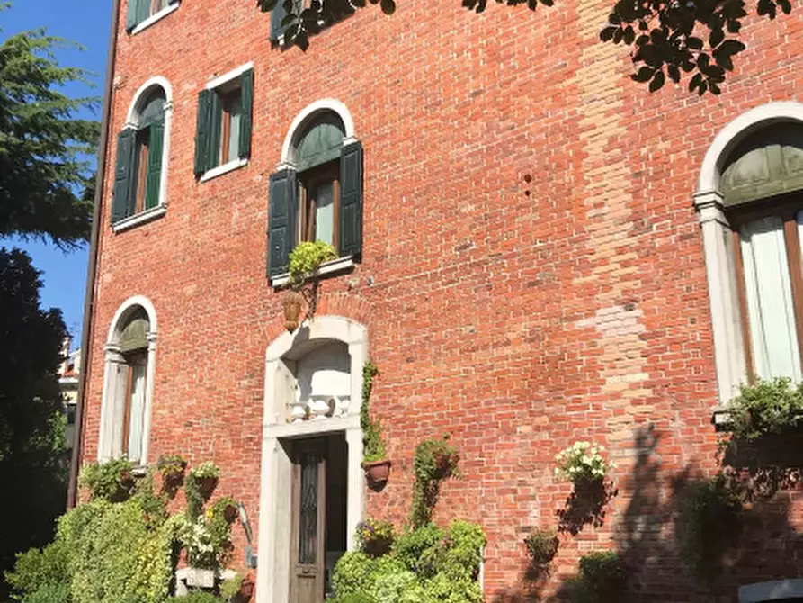 Immagine 3 di Palazzo in vendita  in Via Lazzaro Mocenigo, 10 a Venezia