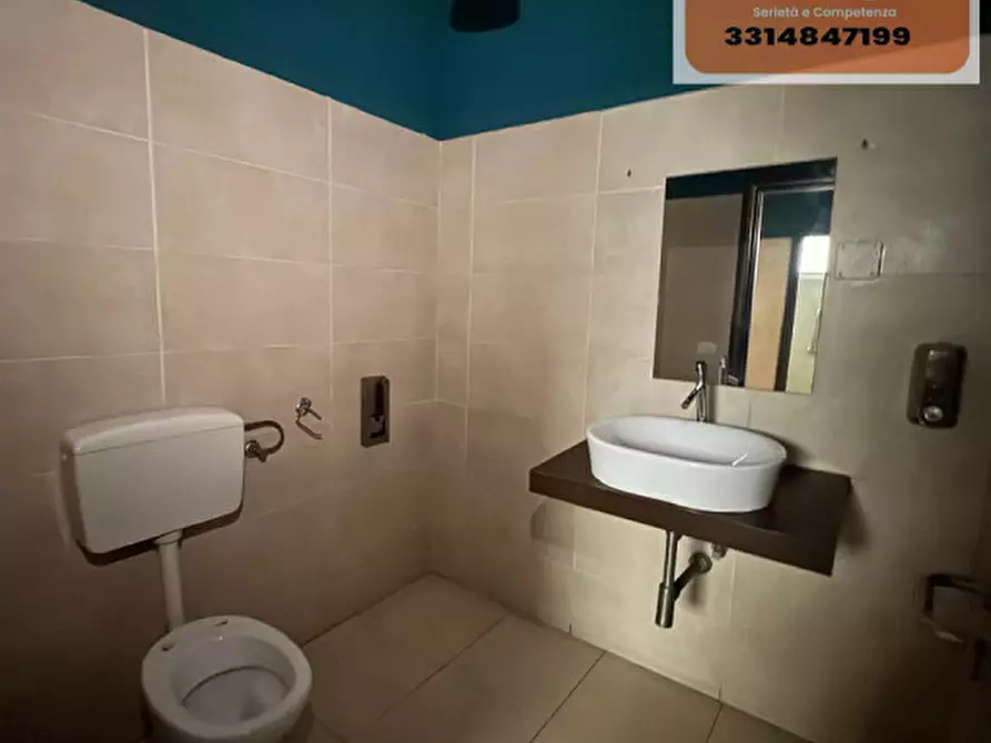 Immagine 9 di Negozio in affitto  in via carducci a Cassino