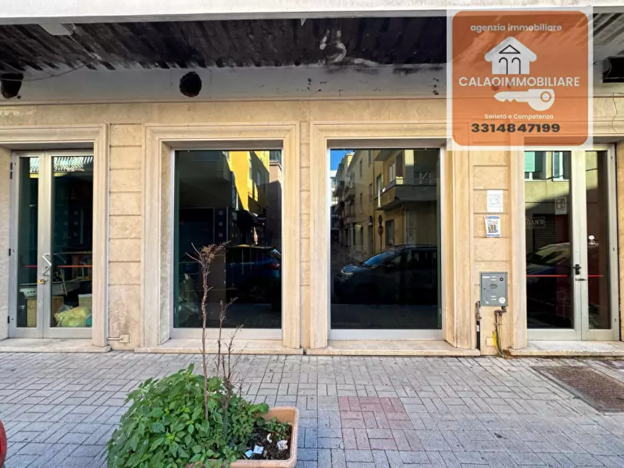 Immagine 13 di Negozio in affitto  in via carducci a Cassino