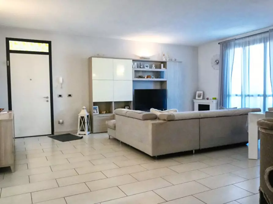 Immagine 4 di Appartamento in vendita  in via san paolo a Cadeo