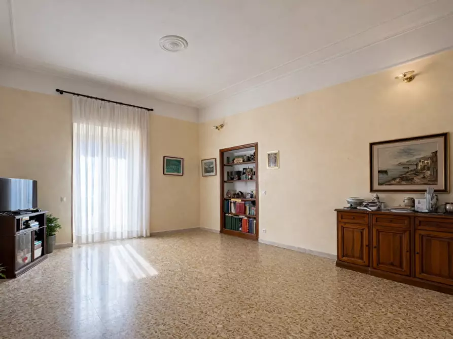 Immagine 5 di Appartamento in vendita  in Via Appia Nuova a Roma
