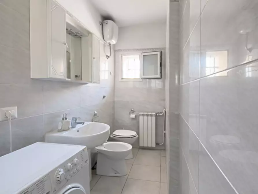 Immagine 10 di Appartamento in vendita  in Via Appia Nuova, 261 a Roma