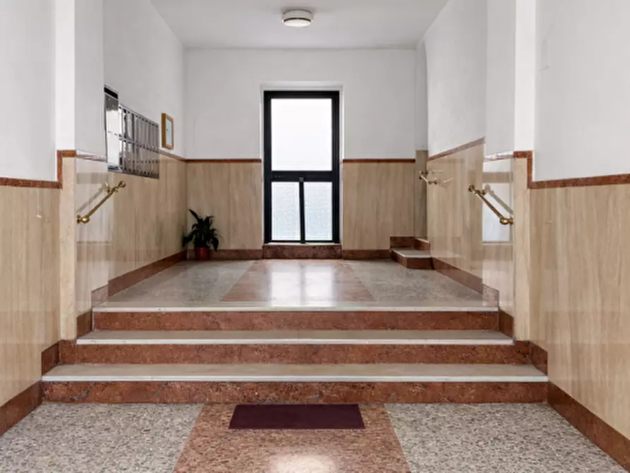 Immagine 13 di Appartamento in vendita  in Via Appia Nuova a Roma
