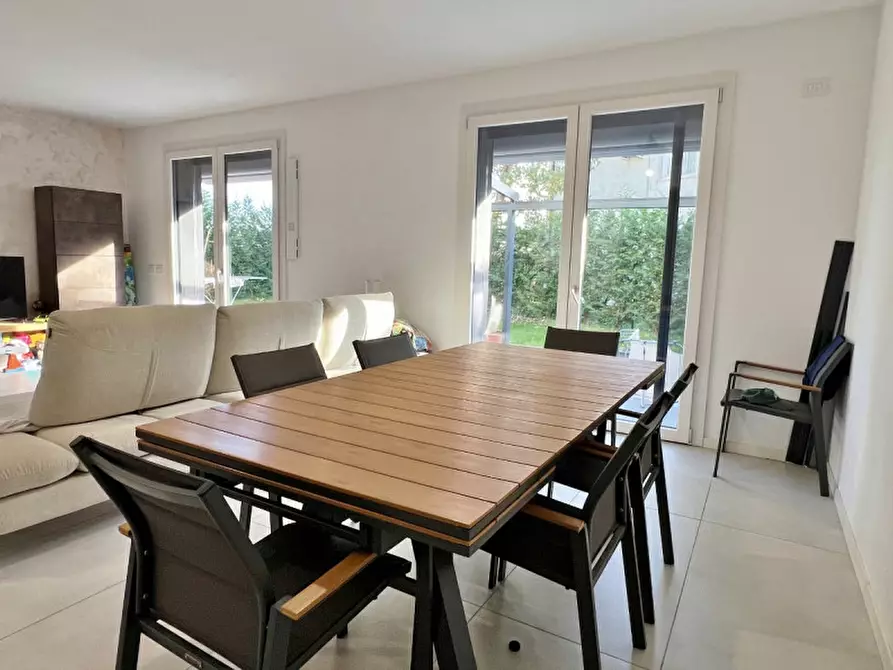 Immagine 1 di Villetta a schiera in vendita  in via donizzetti a Costabissara