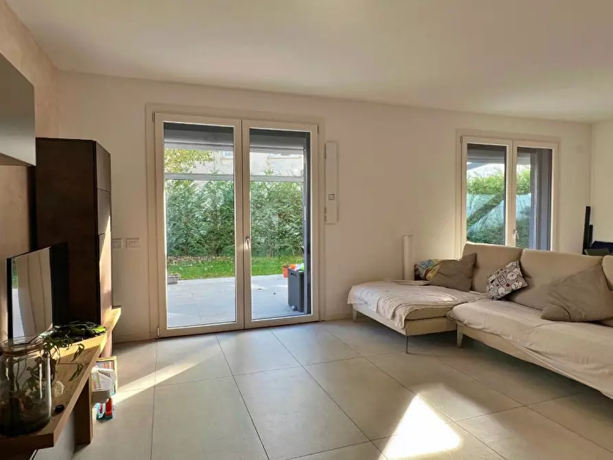 Immagine 2 di Villetta a schiera in vendita  in via donizzetti a Costabissara