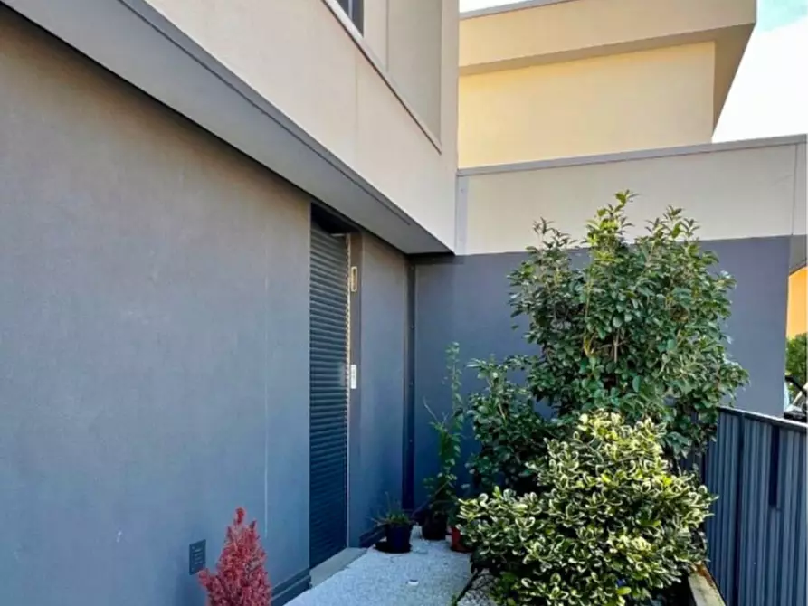 Immagine 5 di Villetta a schiera in vendita  in via donizzetti a Costabissara