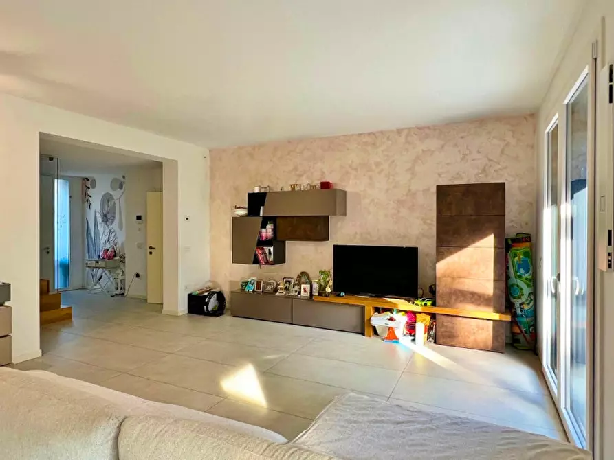 Immagine 7 di Villetta a schiera in vendita  in via donizzetti a Costabissara