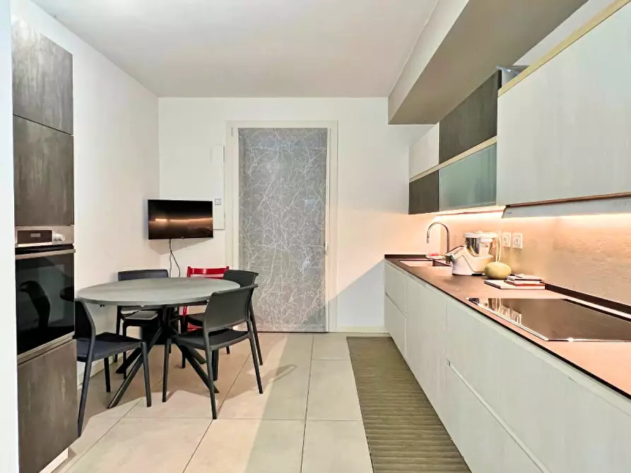 Immagine 10 di Villetta a schiera in vendita  in via donizzetti a Costabissara