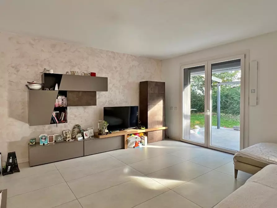 Immagine 11 di Villetta a schiera in vendita  in via donizzetti a Costabissara