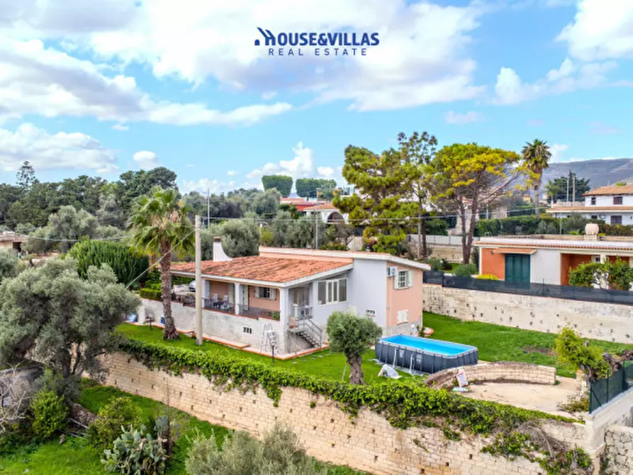 Immagine 2 di Villa in vendita  in Traversa Settima di Via dei Nuri a Avola