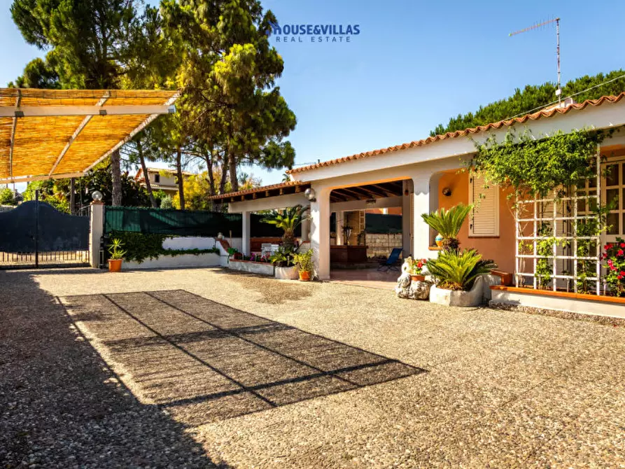 Immagine 6 di Villa in vendita  in Traversa Settima di Via dei Nuri a Avola