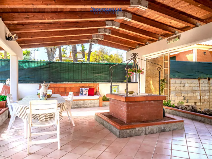 Immagine 11 di Villa in vendita  in Traversa Settima di Via dei Nuri a Avola