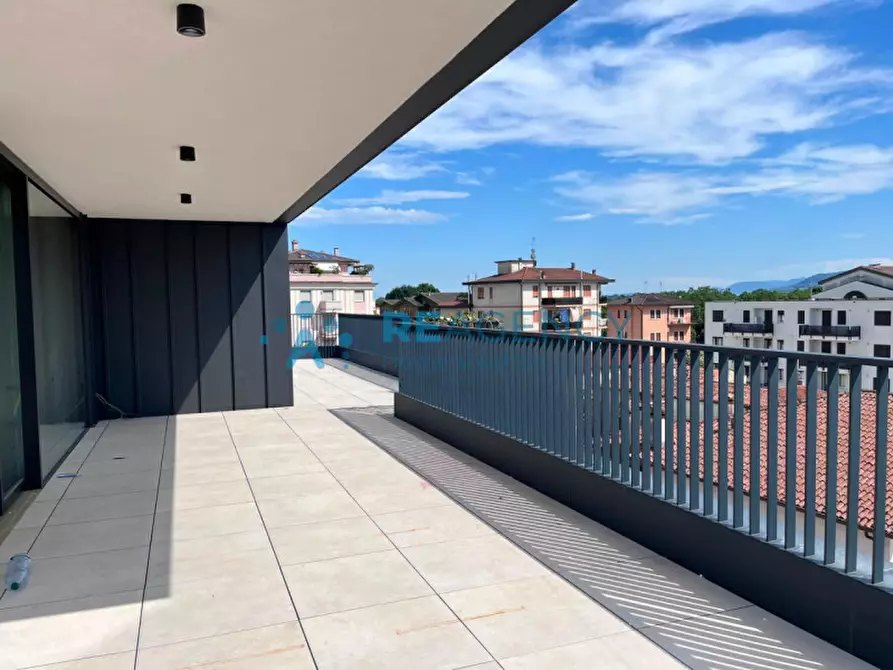 Immagine 1 di Appartamento in vendita  in Via del Fabbro a Vicenza