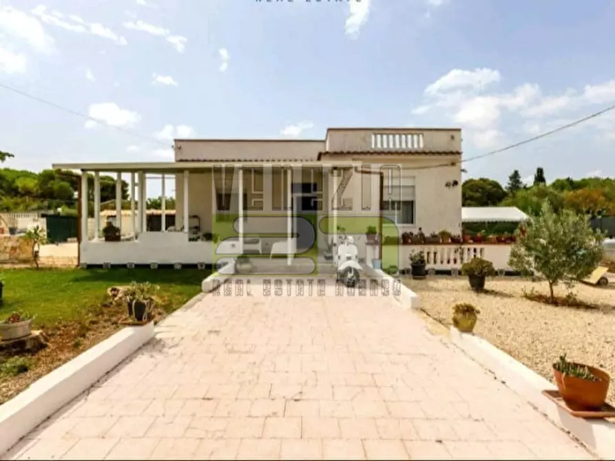 Immagine 2 di Villa in vendita  a Avola