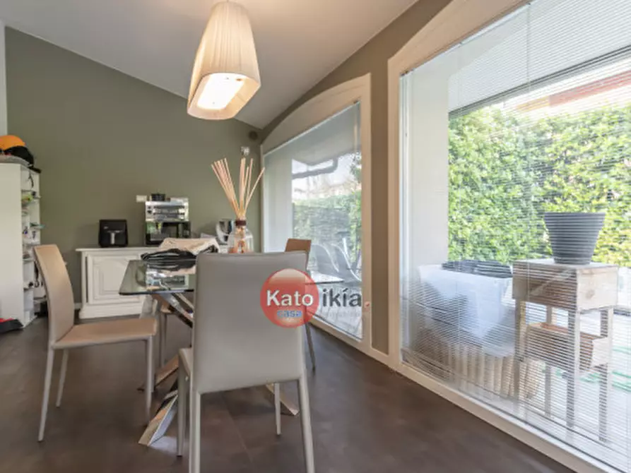 Immagine 9 di Casa bifamiliare in vendita  a Creazzo