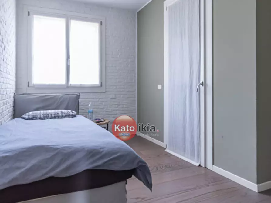 Immagine 11 di Casa bifamiliare in vendita  a Creazzo