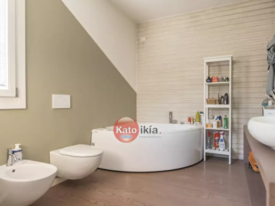 Immagine 16 di Casa bifamiliare in vendita  a Creazzo