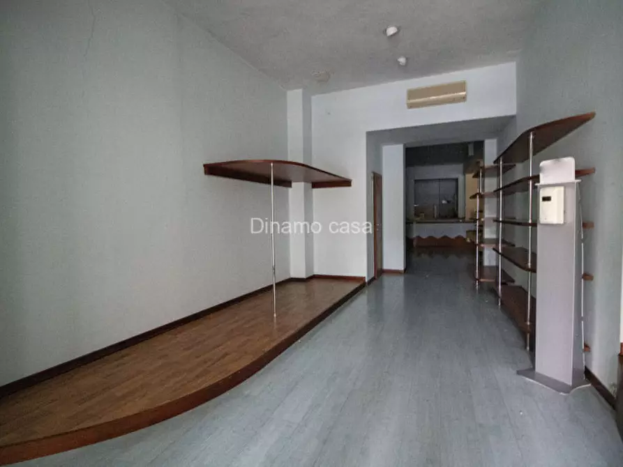 Immagine 3 di Negozio in affitto  a Prato