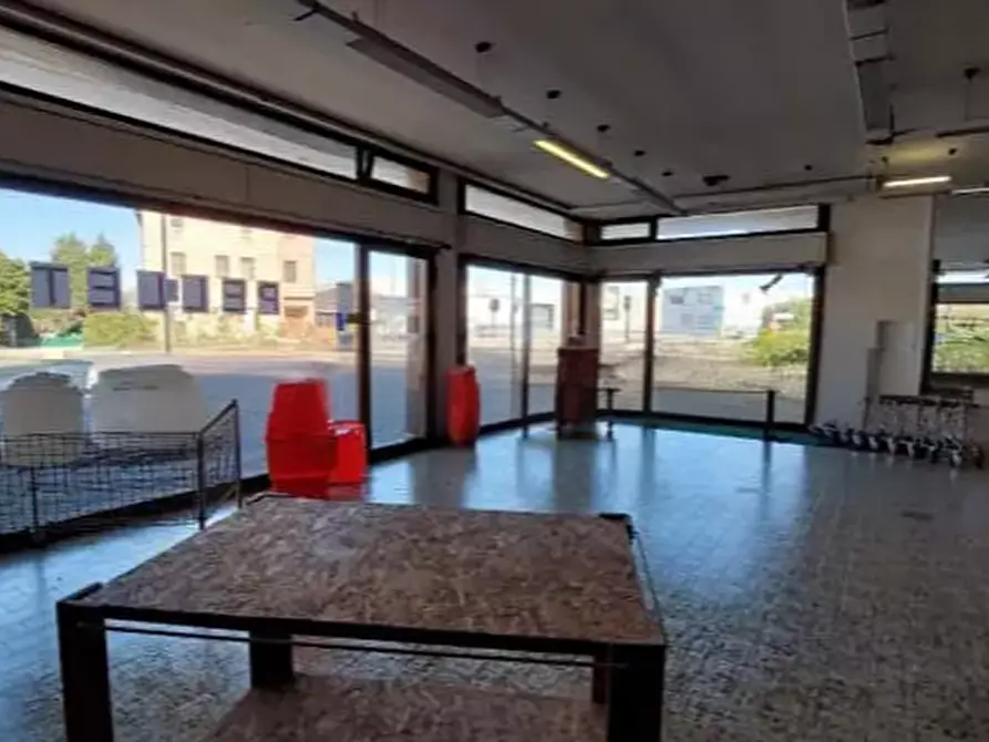 Immagine 2 di Negozio in vendita  in Via Sisto Biasutti, 56 a Casarsa Della Delizia