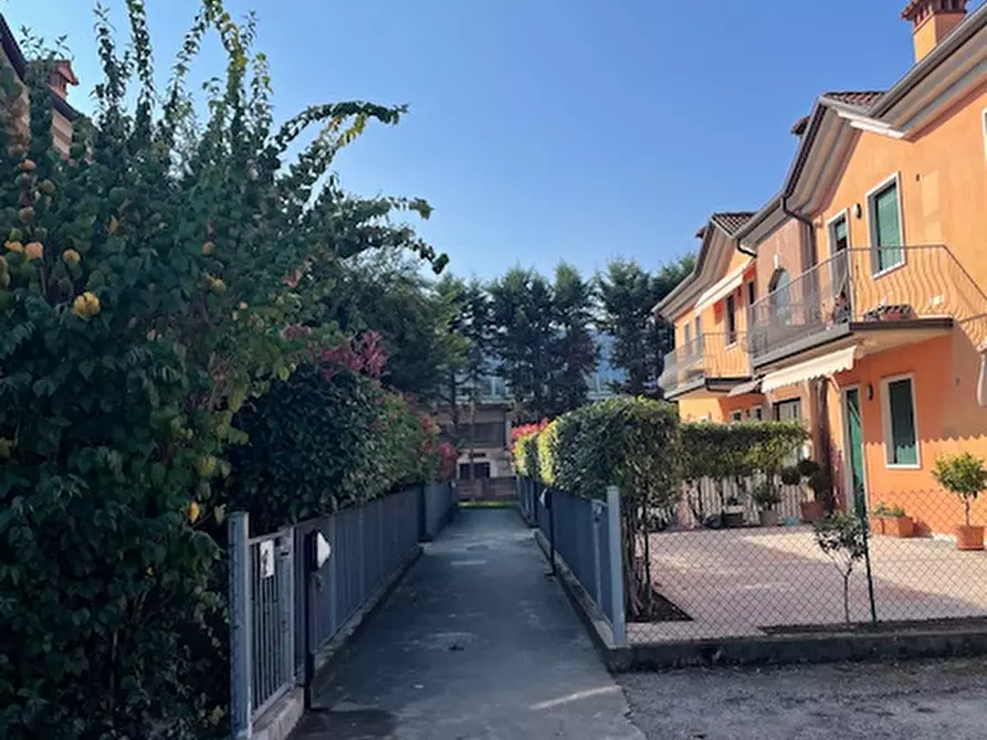 Immagine 2 di Appartamento in vendita  in Via Piave a Dueville