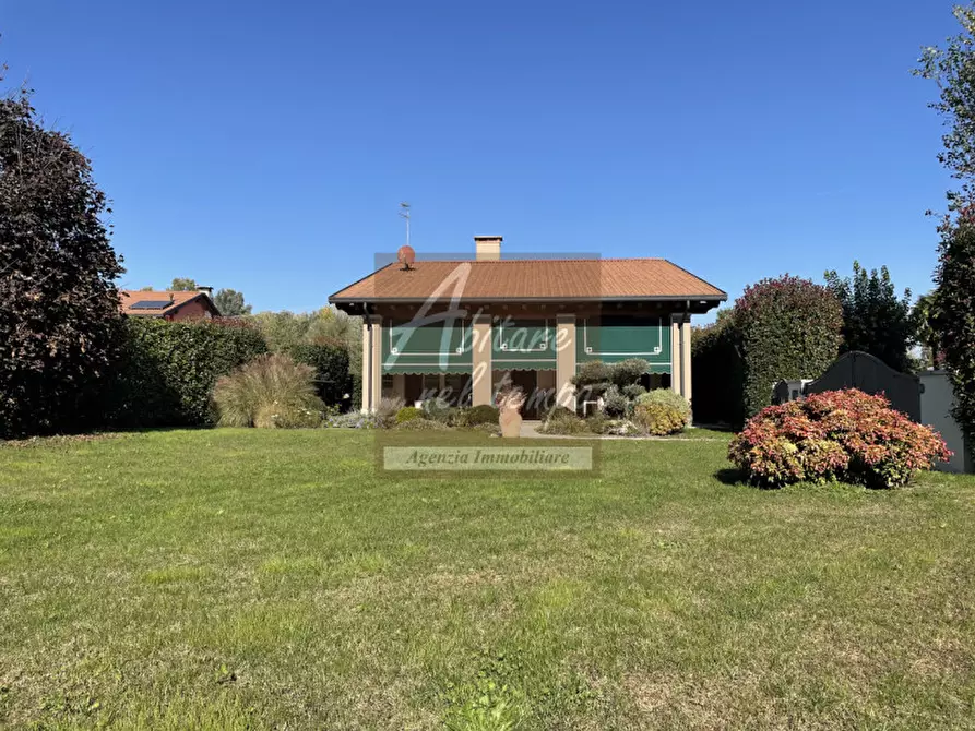 Immagine 1 di Villa in vendita  in Via Molino a Fontaniva