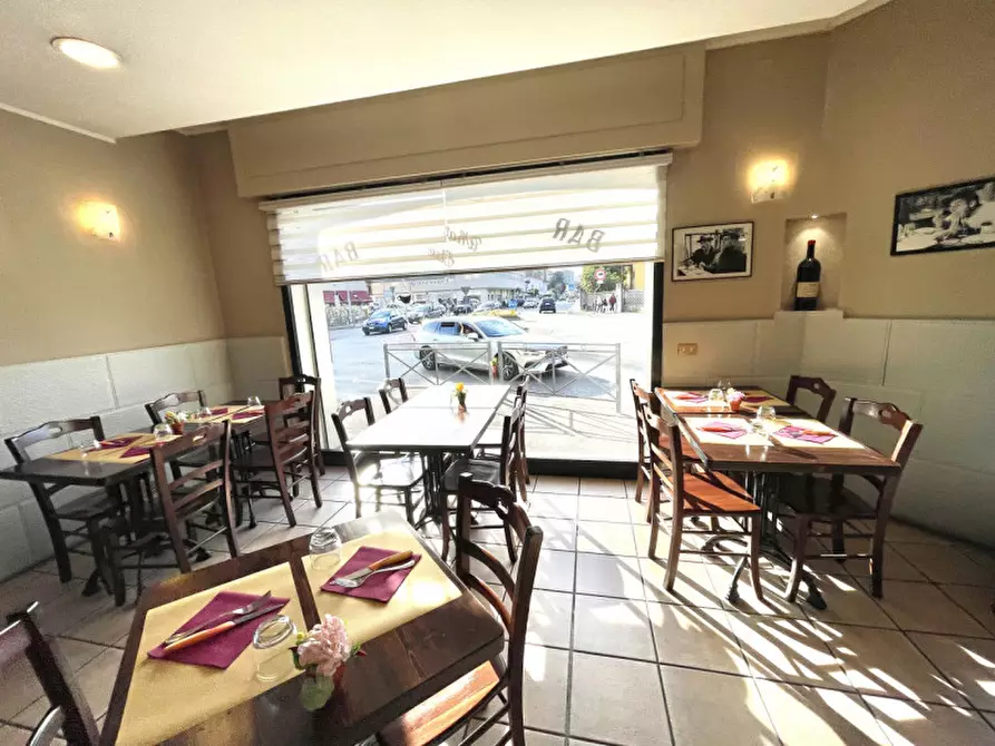 Immagine 9 di Attività commerciale in vendita  in Via Caduti Bollatesi 42 a Bollate