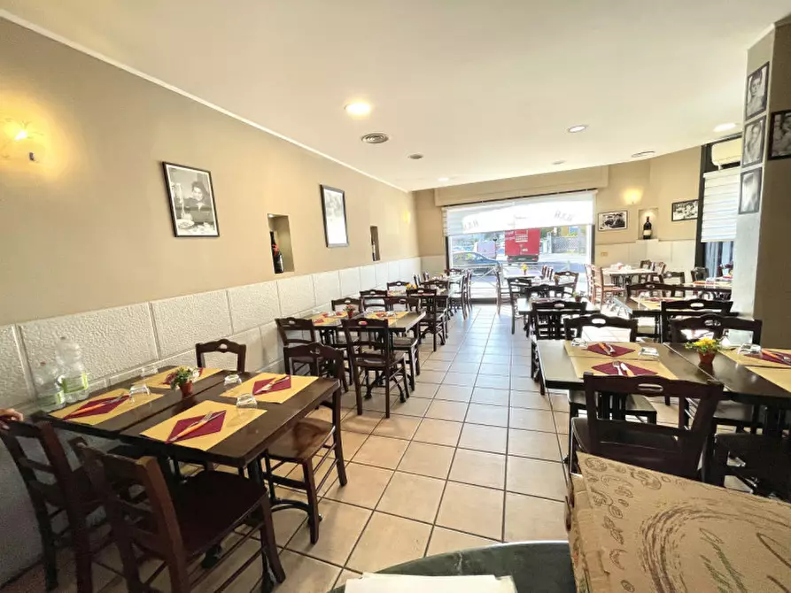 Immagine 16 di Attività commerciale in vendita  in Via Caduti Bollatesi 42 a Bollate