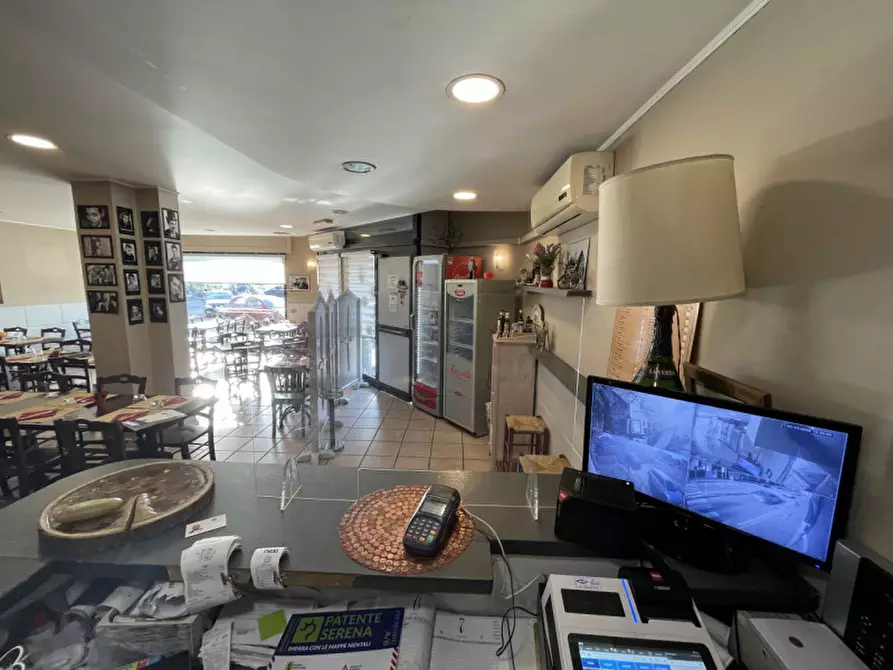 Immagine 25 di Attività commerciale in vendita  in Via Caduti Bollatesi 42 a Bollate