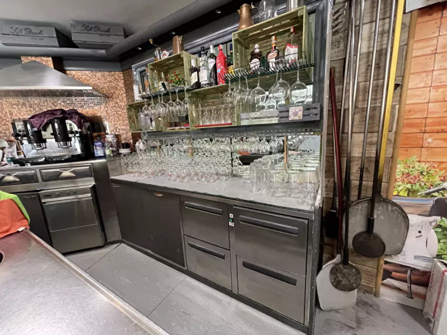 Immagine 28 di Attività commerciale in vendita  in Via Caduti Bollatesi 42 a Bollate