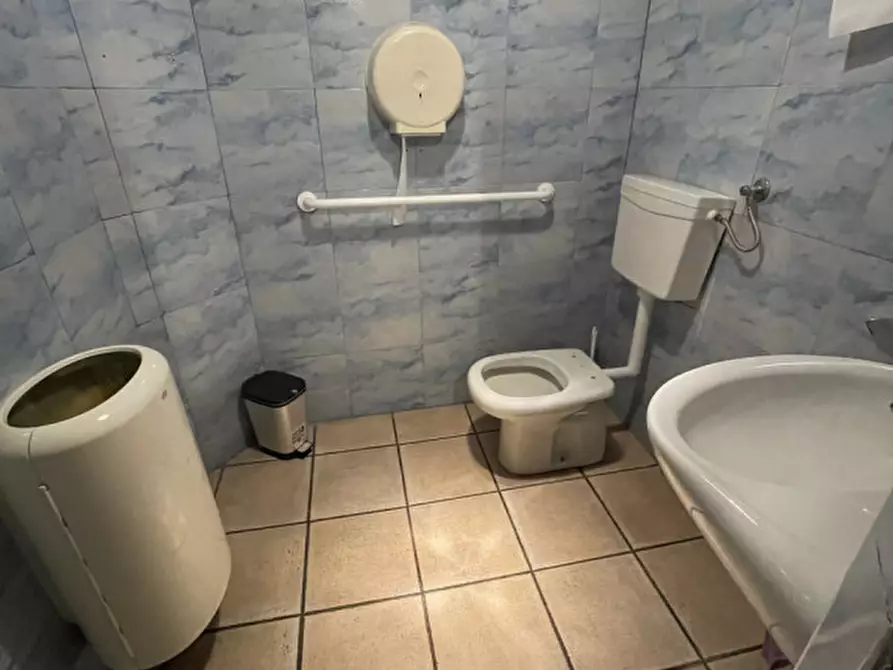 Immagine 33 di Attività commerciale in vendita  in Via Caduti Bollatesi 42 a Bollate