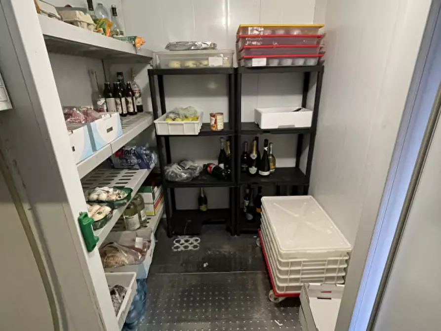 Immagine 47 di Attività commerciale in vendita  in Via Caduti Bollatesi 42 a Bollate