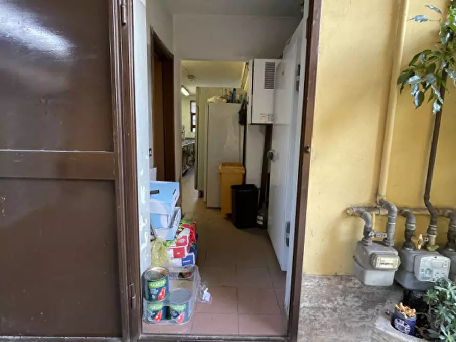Immagine 49 di Attività commerciale in vendita  in Via Caduti Bollatesi 42 a Bollate