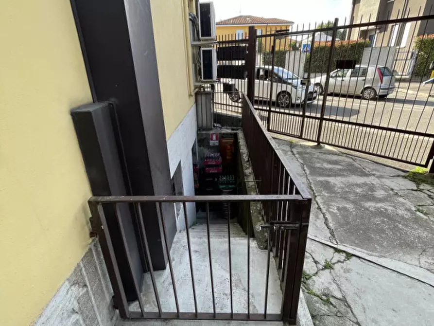 Immagine 52 di Attività commerciale in vendita  in Via Caduti Bollatesi 42 a Bollate
