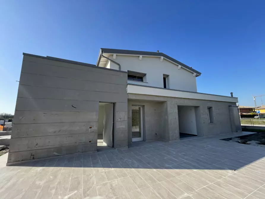 Immagine 2 di Appartamento in vendita  a Suzzara