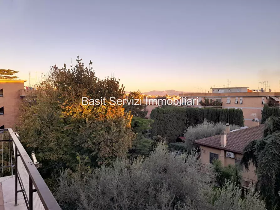 Immagine 4 di Appartamento in vendita  in Via di San Pantaleo Campano a Roma